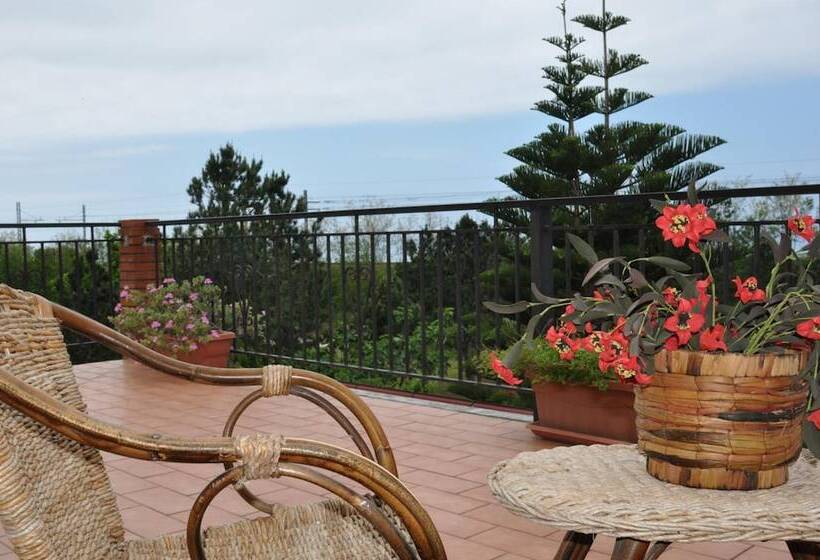 مبيت وإفطار Villa Lidia