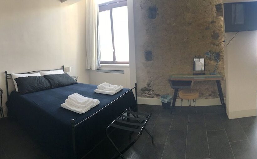 Castello D Alcontres B&b