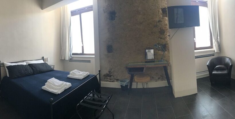 Castello D Alcontres B&b