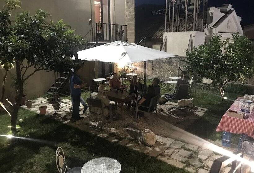 Castello D Alcontres B&b