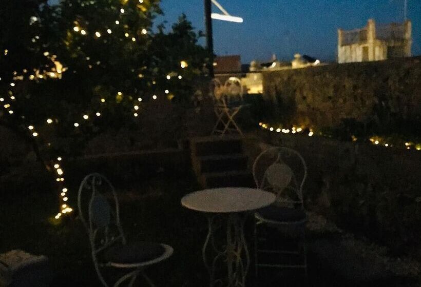 Castello D Alcontres B&b