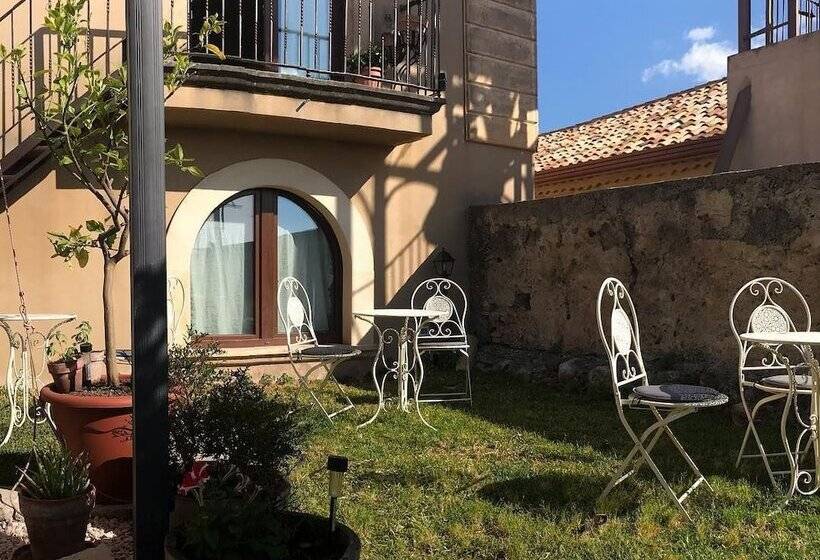 Castello D Alcontres B&b