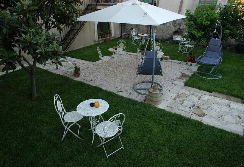 Castello D Alcontres B&b