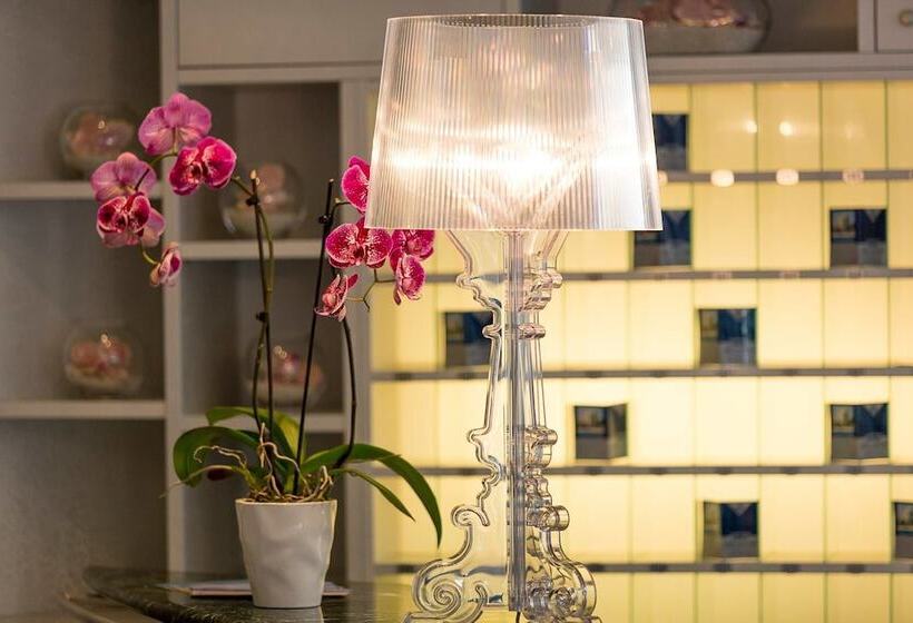 Отель Excelsior