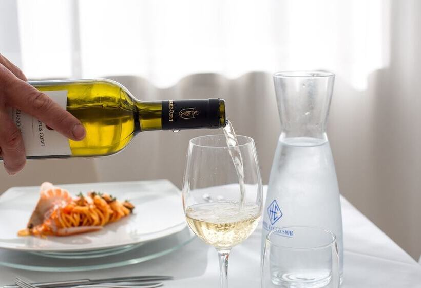 Отель Excelsior