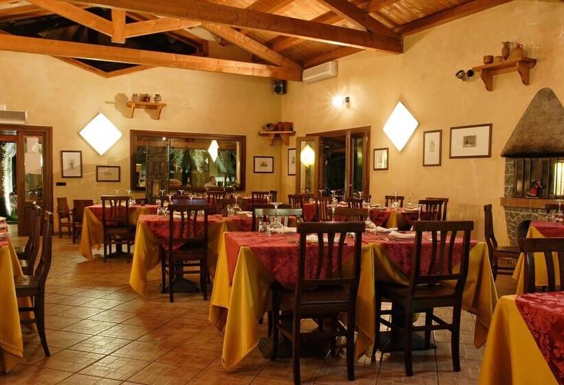 乡村酒店  Agriturismo Il Borgo Sul Lago