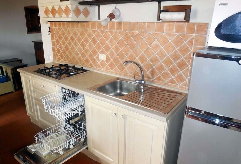 هتل روستایی Borgo Rapale