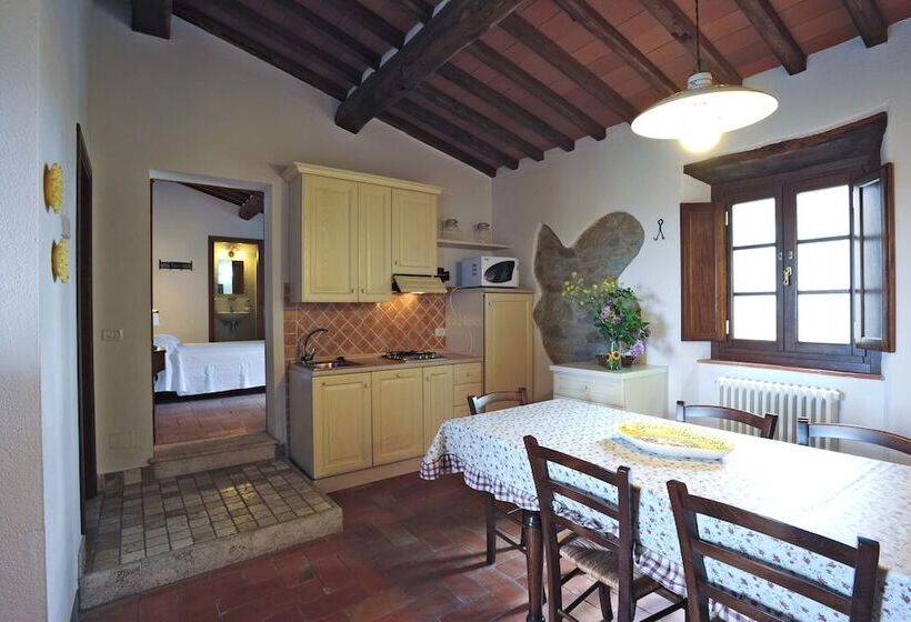 هتل روستایی Borgo Rapale