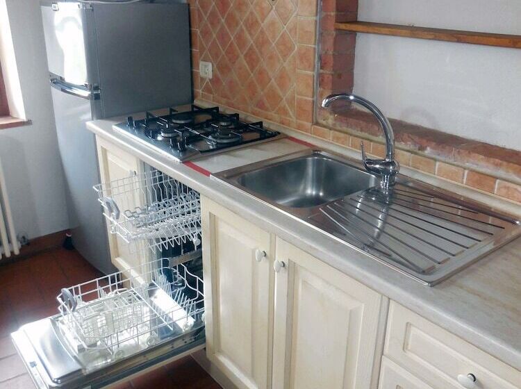 هتل روستایی Borgo Rapale