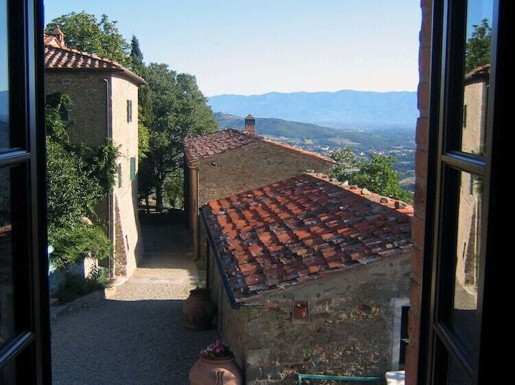 هتل روستایی Borgo Rapale