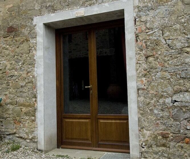 هتل روستایی Borgo Rapale