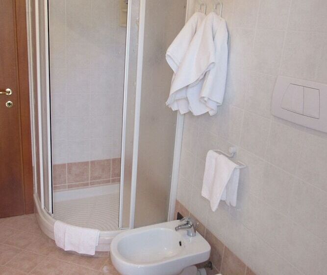 بنسيون Guest House Nonna Tina
