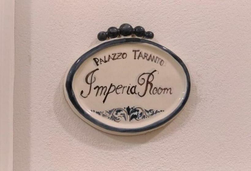 펜션 Palazzo Taranto Luxury Rooms