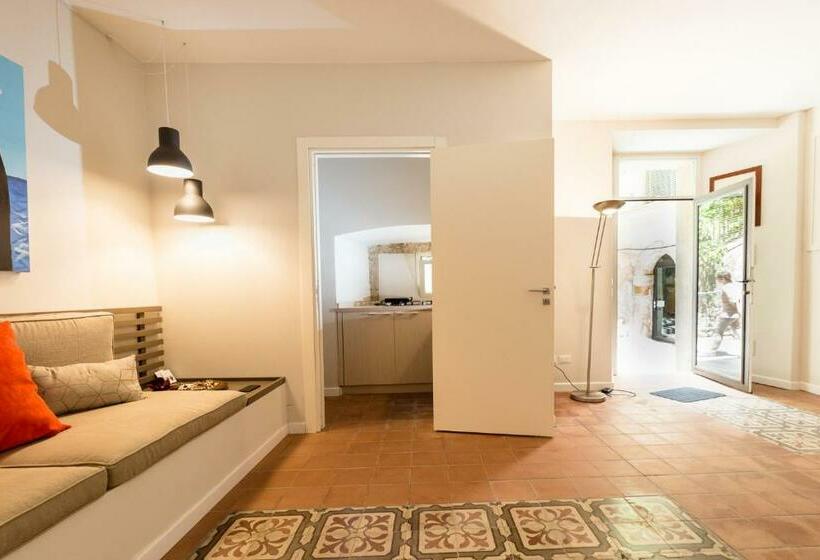 펜션 Palazzo Taranto Luxury Rooms