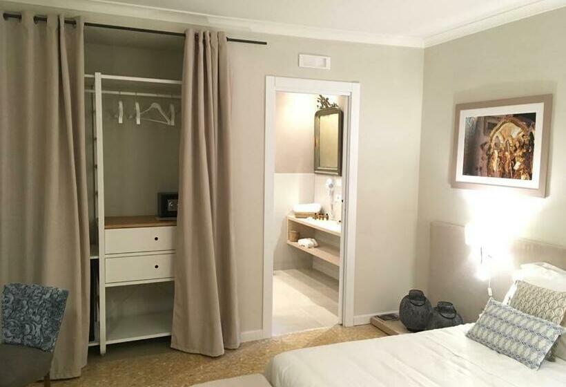 پانسیون Palazzo Taranto Luxury Rooms