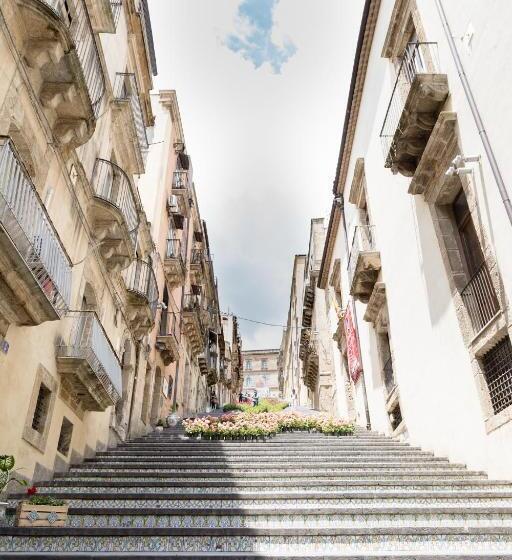 پانسیون Palazzo Taranto Luxury Rooms