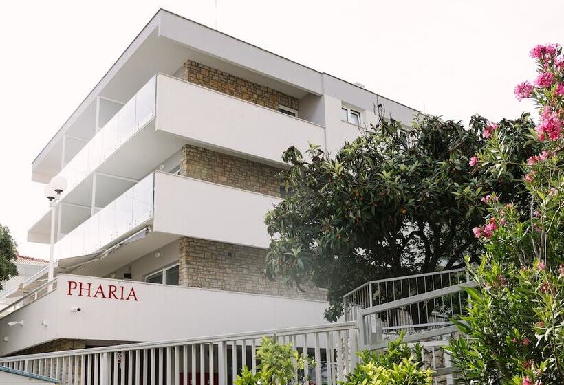 Aparthotel Pharia