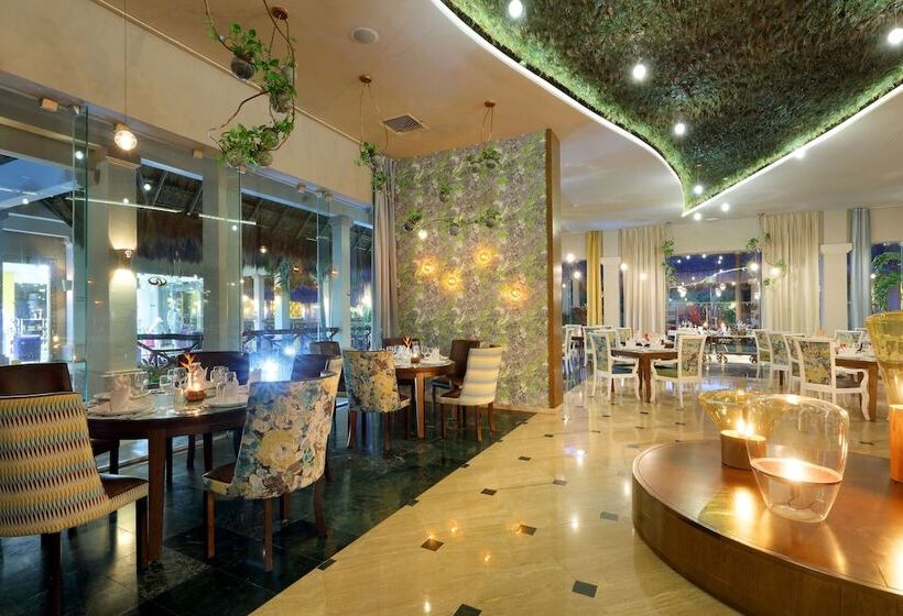 Grand Palladium Colonial Resort & Spa - All Inclusive