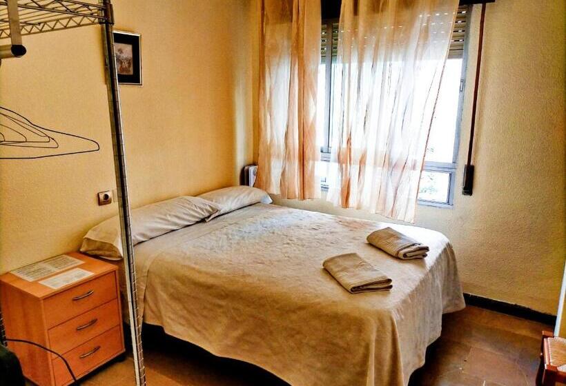 مسافرخانه Ab Pension Granada