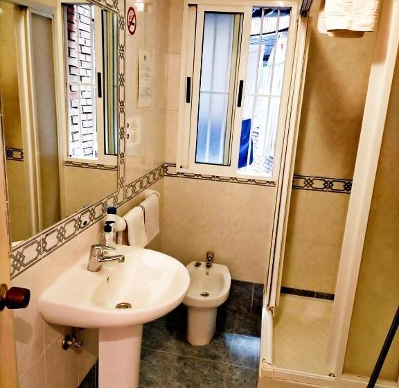 مسافرخانه Ab Pension Granada