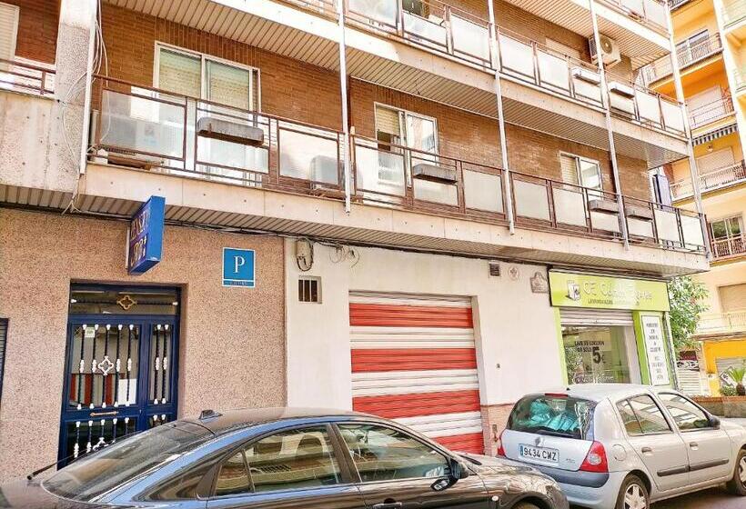 مسافرخانه Ab Pension Granada