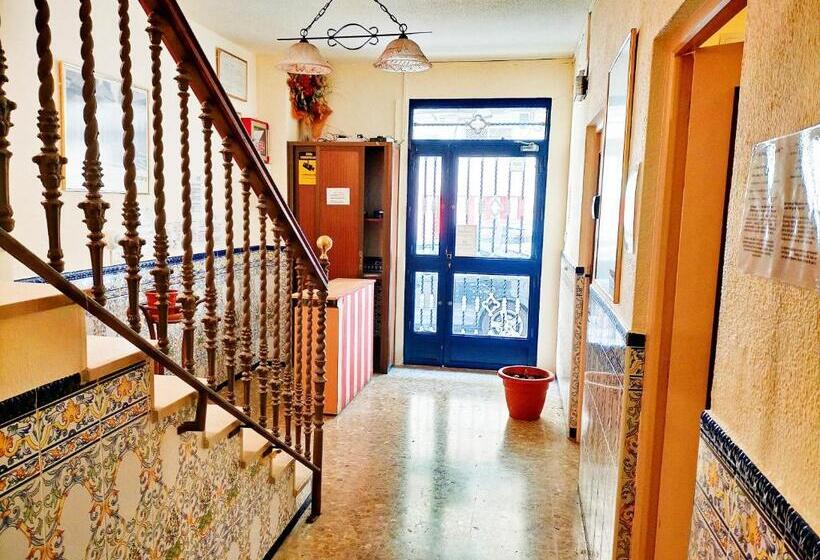 مسافرخانه Ab Pension Granada