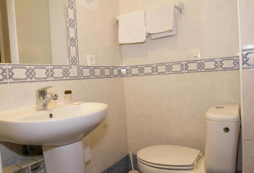 مسافرخانه Ab Pension Granada