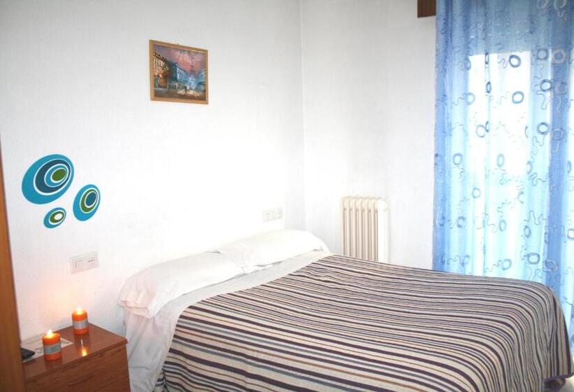 مسافرخانه Ab Pension Granada