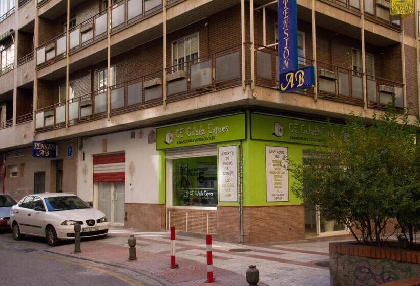 مسافرخانه Ab Pension Granada