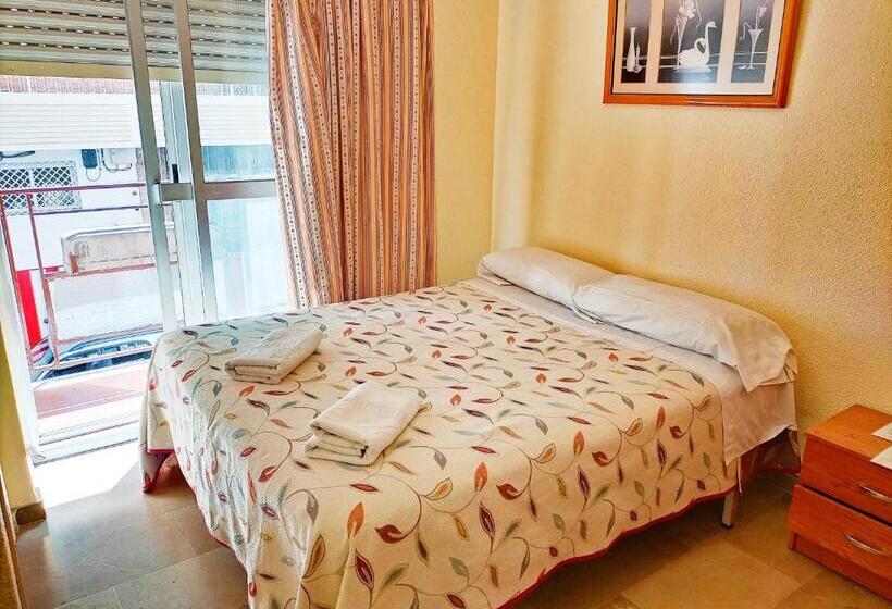 مسافرخانه Ab Pension Granada