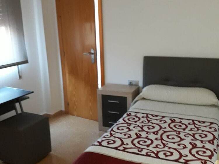 فندق فئة نجمة واحدة Pension Colón