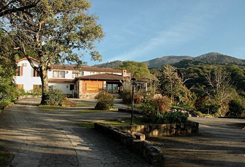 مسافرخانه Selva Montana