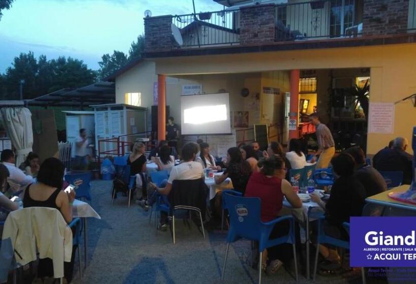 ホテル Albergo Nuovo Gianduia