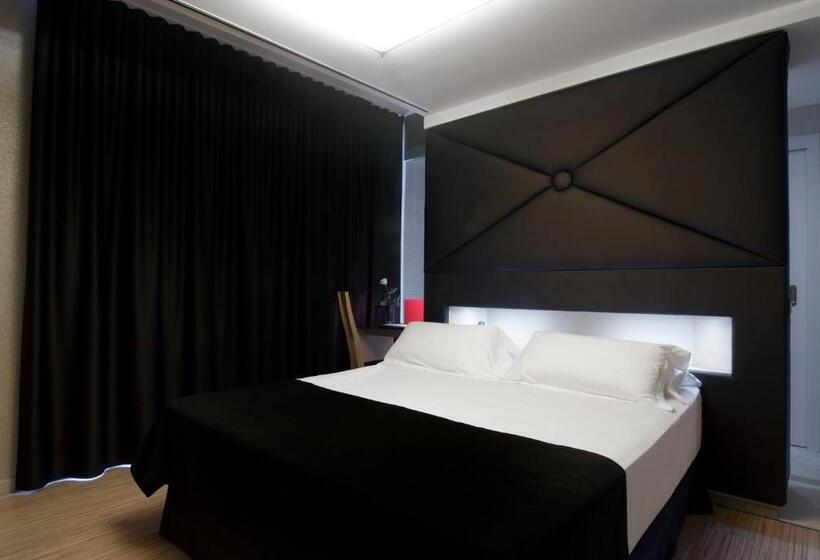 Axel Hotel Barcelona   Adults Only