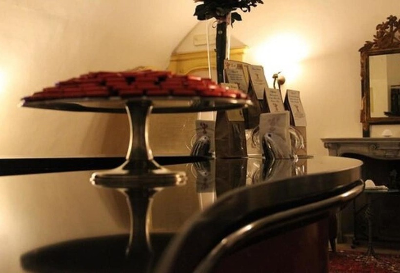 ホテル Castello Rosso