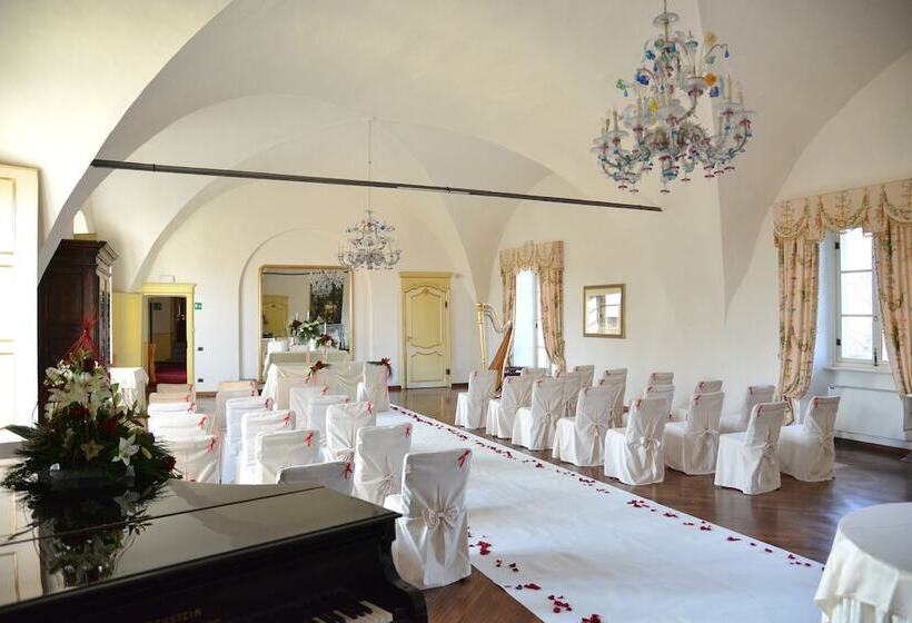 ホテル Castello Rosso