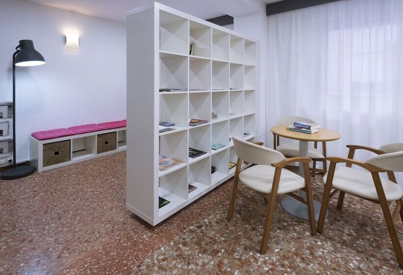 فندق Catalunya Express