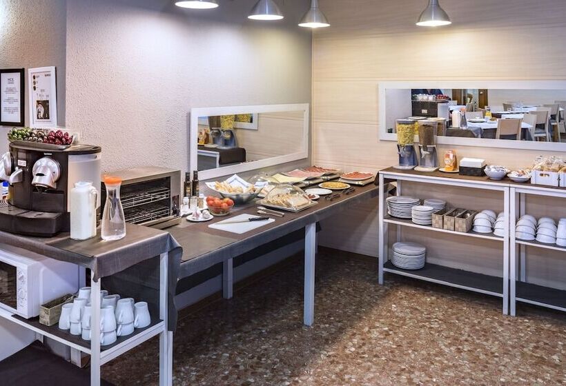 فندق Catalunya Express