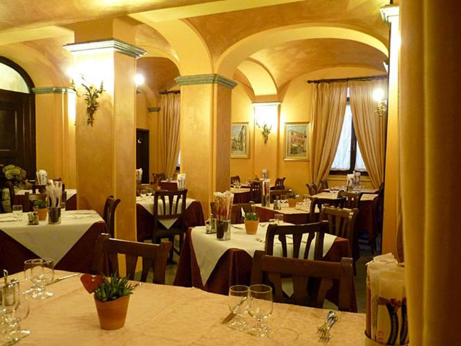 Отель Albergo Ristorante Cavallo Bianco