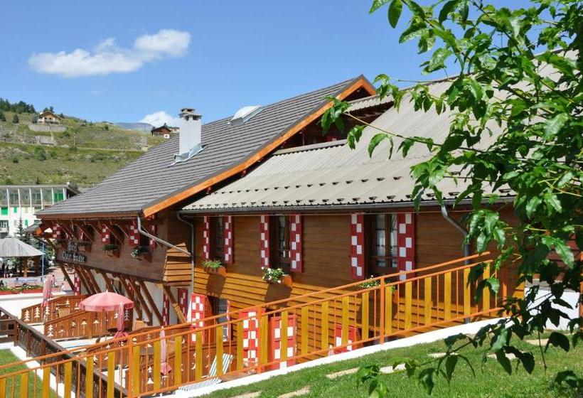 בית מלון כפרי Le Chalet Suisse