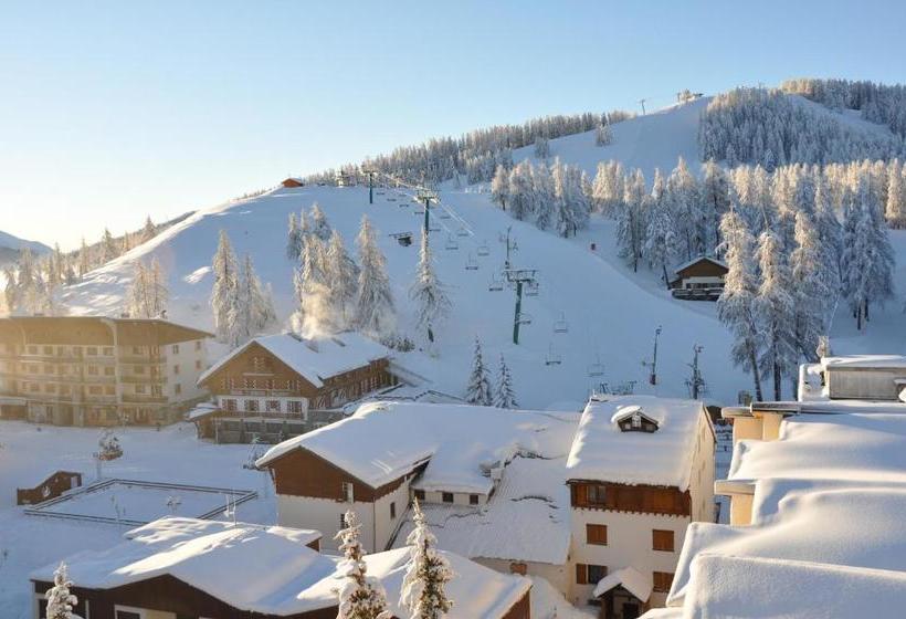 בית מלון כפרי Le Chalet Suisse