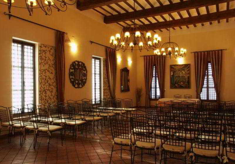 هتل Convento De Santa Clara