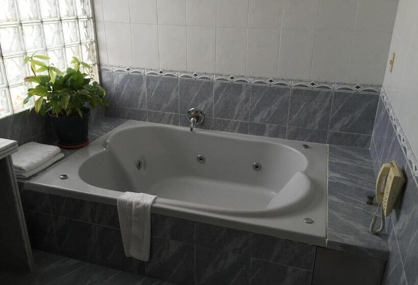 هتل Crystal Palace