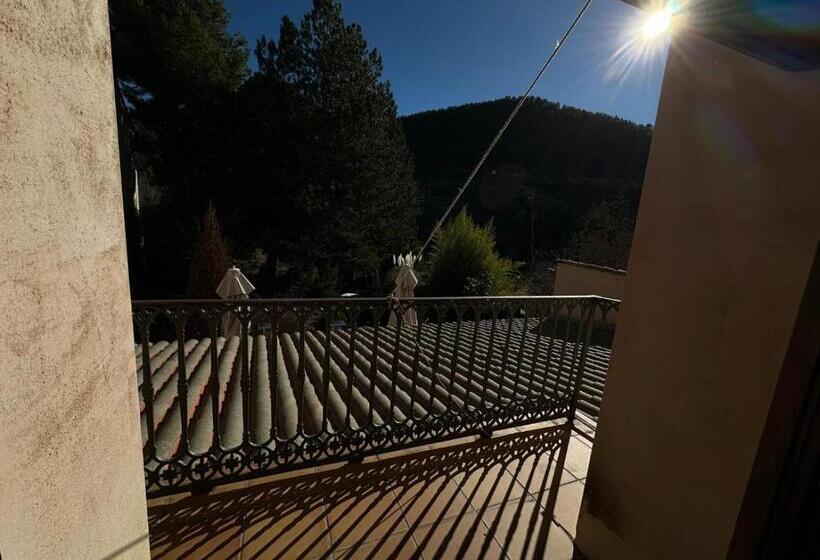 בית מלון כפרי De La Villa