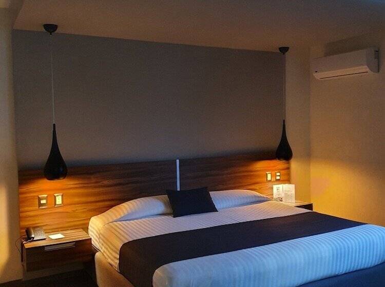 Estanza Hotel & Suites