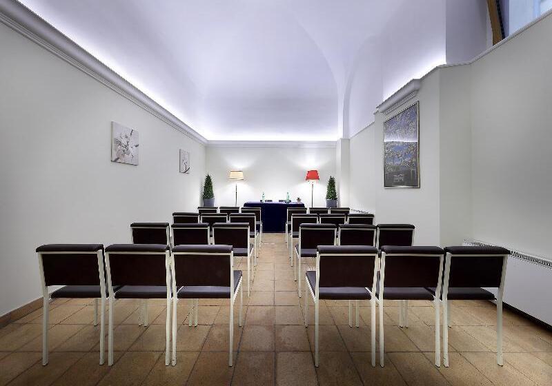 בית מלון כפרי Exe International Palace