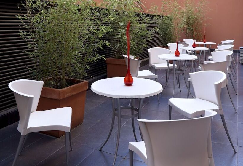 هتل Exe Tres Cantos