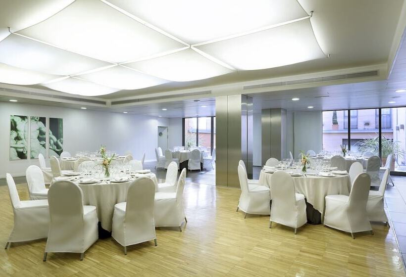 هتل Exe Tres Cantos