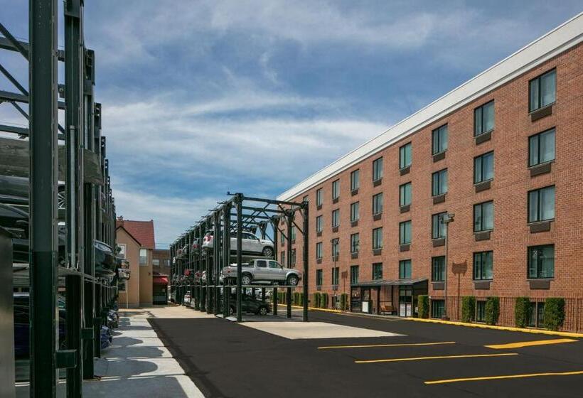 Отель Fairfield Inn By Marriott Jfk Airport