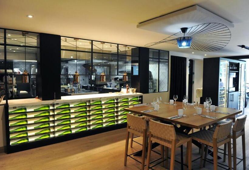 ホテル Logis Golfe